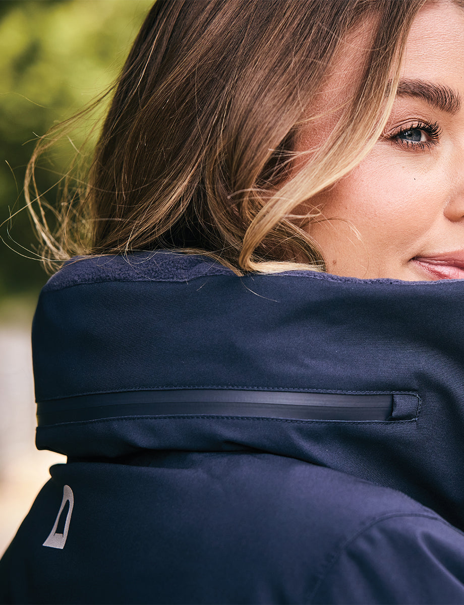 1027643000-NAVY_DB-Everyday-Jacket-Lifestyle-Detail_Image_Null_Hero.jpg